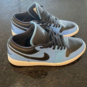 Air Jordan 1 Low 'University Blue Black